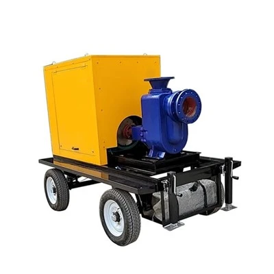 Robusto rimorchio con pompa mobile-autoadescante